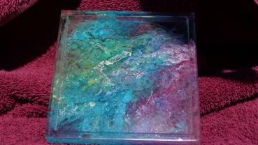 Square coaster with color pattern